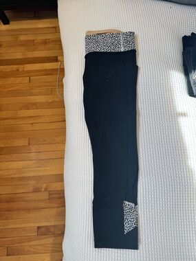 Lululemon Black Capri Leggings with Print Waistband